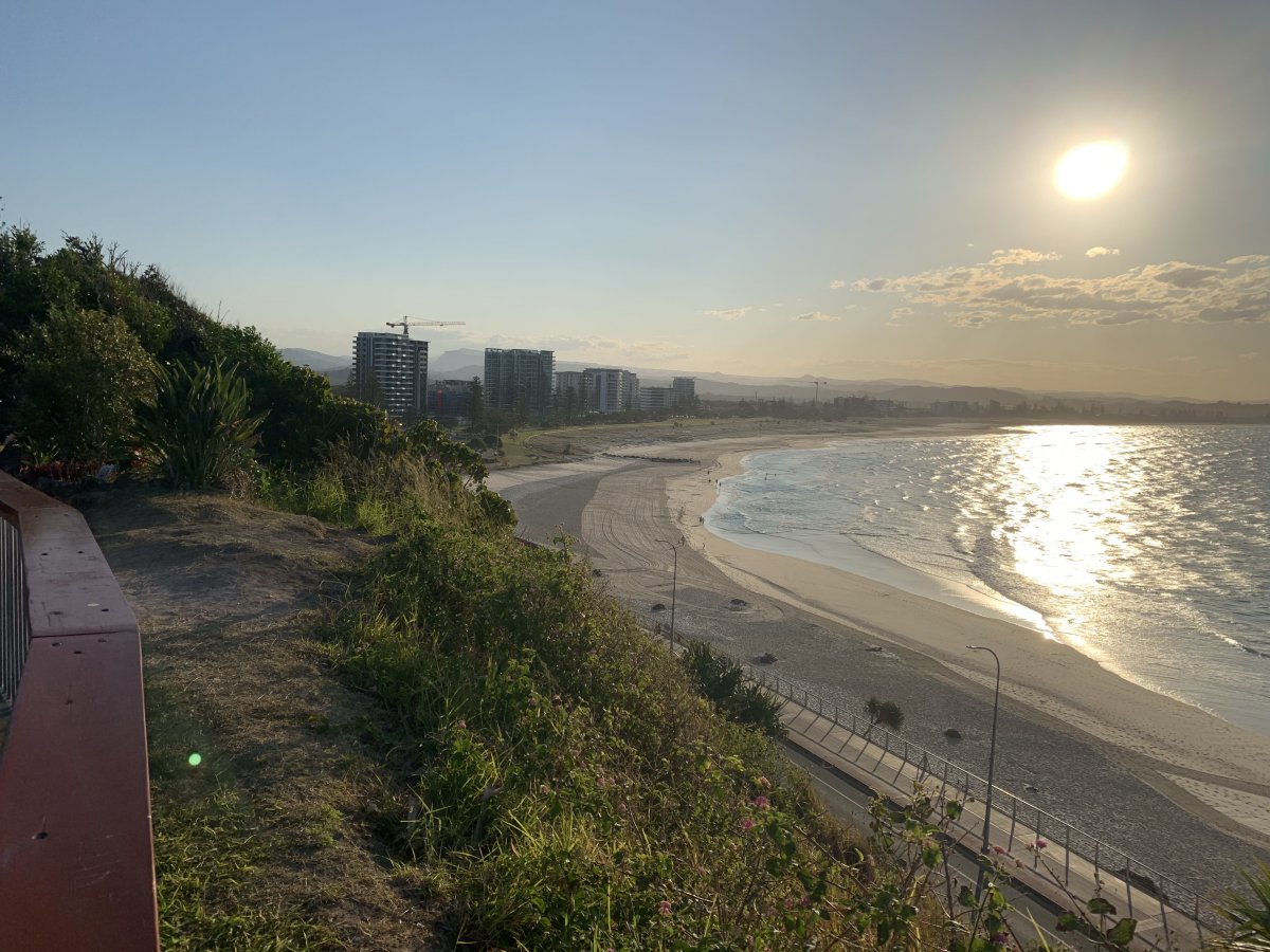 Kirra Beach facing Miles St - 31 August 2020